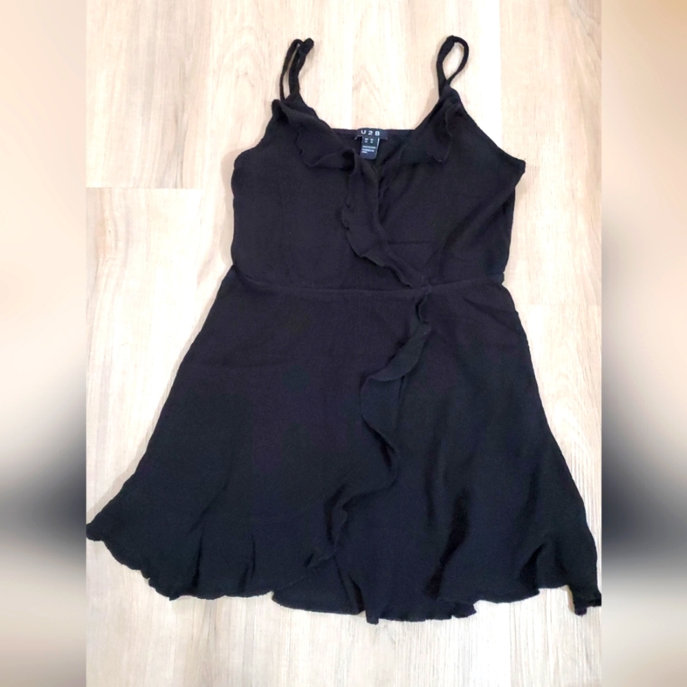 💥Cute Little Black Beach Dress/Coverup (Medium)
